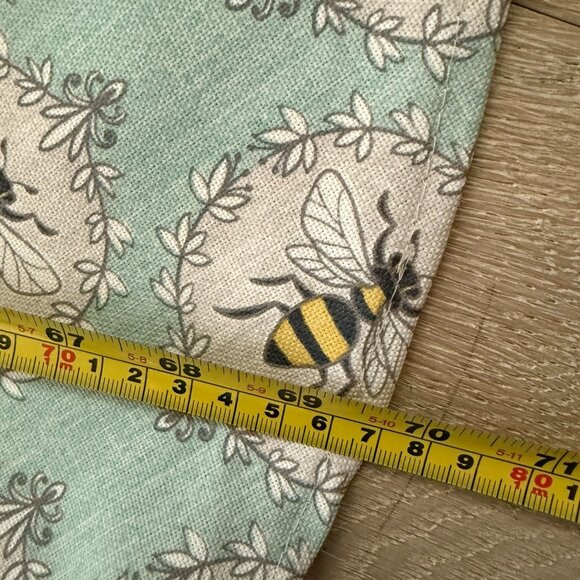 Tabitha Webb Round Tablecloth Indoor Outdoor Bees On Light Blue - Picture 5 of 5